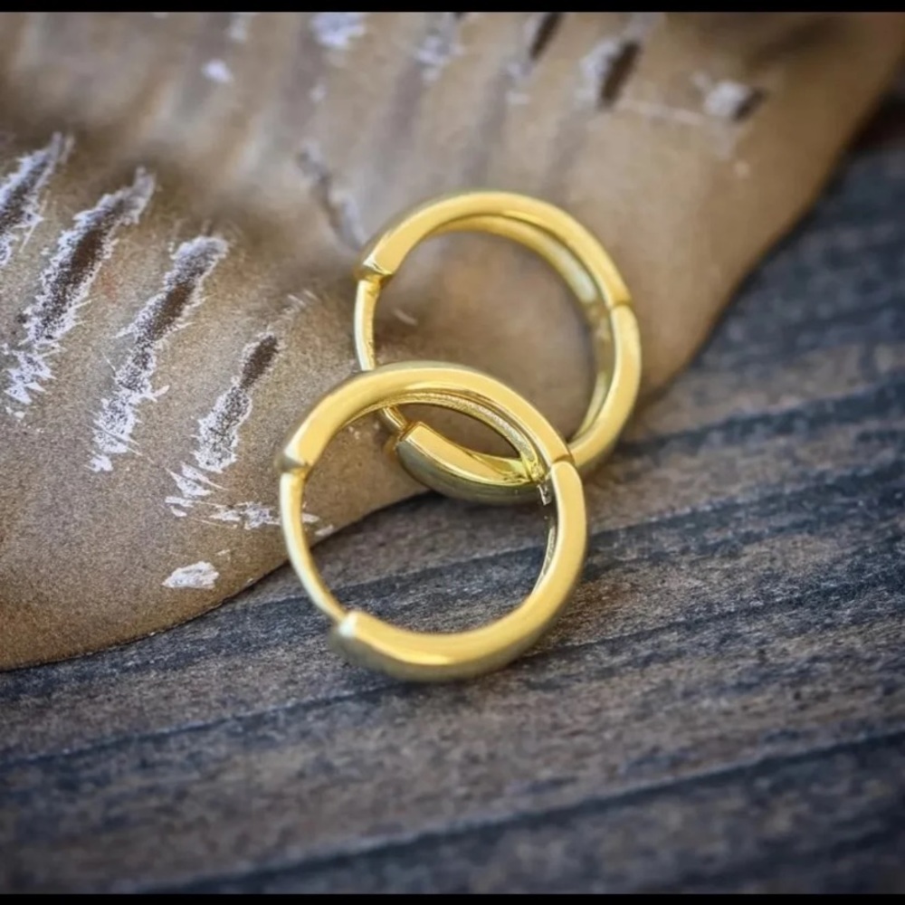 14K Yellow Gold Huggie Hoop Earrings